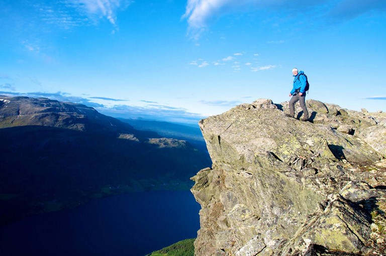 Bergsfjellet byr på ein fin tur opp og uslåeleg utsikt frå toppen. Foto: Eirik Høyme Rogn