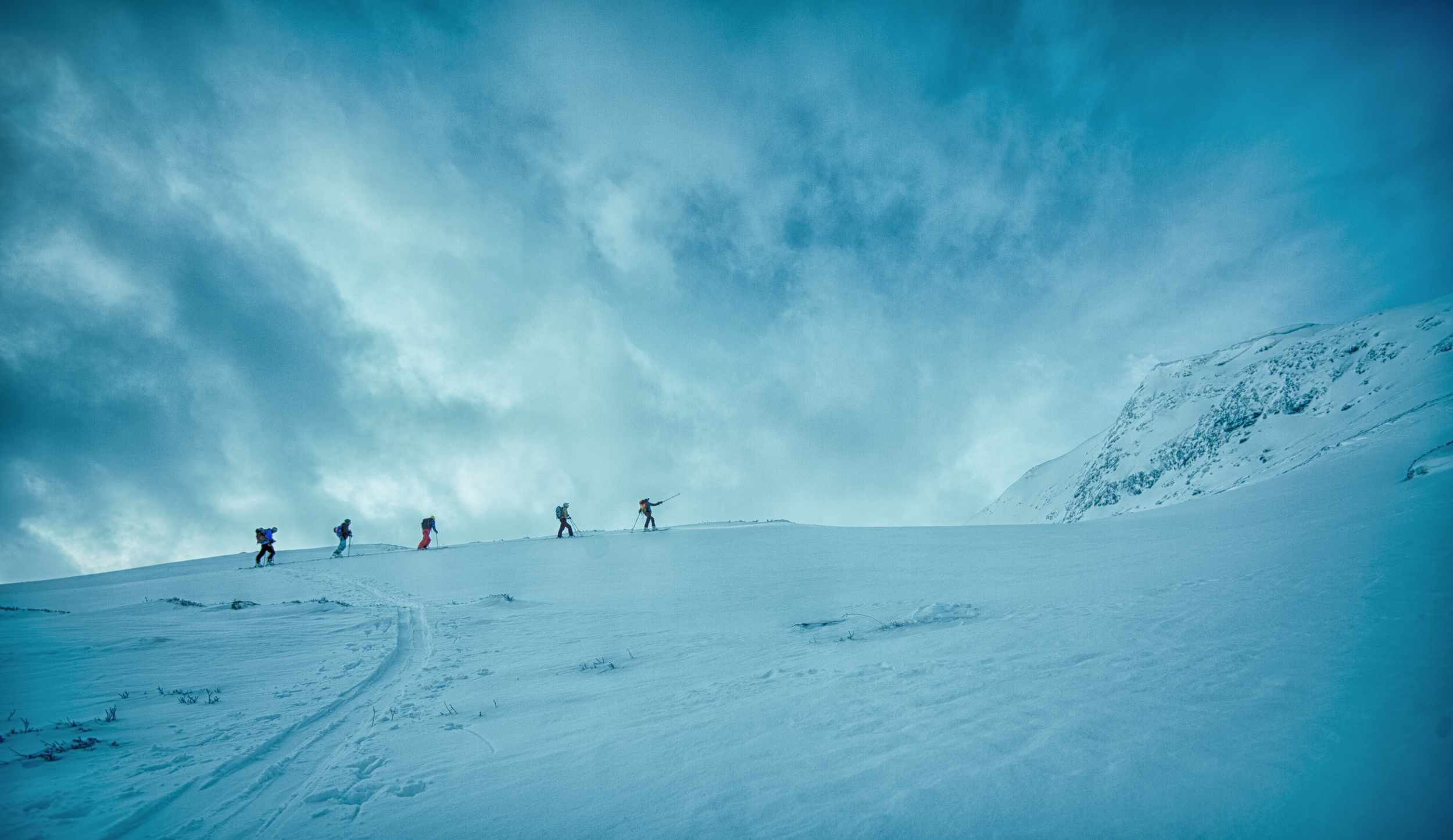 På god veg mot toppen av Skørsnøse (1454 moh.)