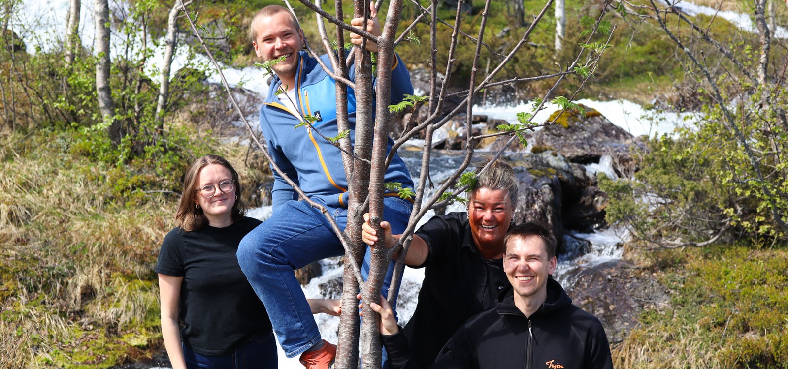 Denne gjengen er klar for å ta imot fjellfolk på Tyin-Filefjell! Frå venstre: Ingeborg Aadland, Herman Norby Myrheim, Line Svien og Kjartan Bruvik. 