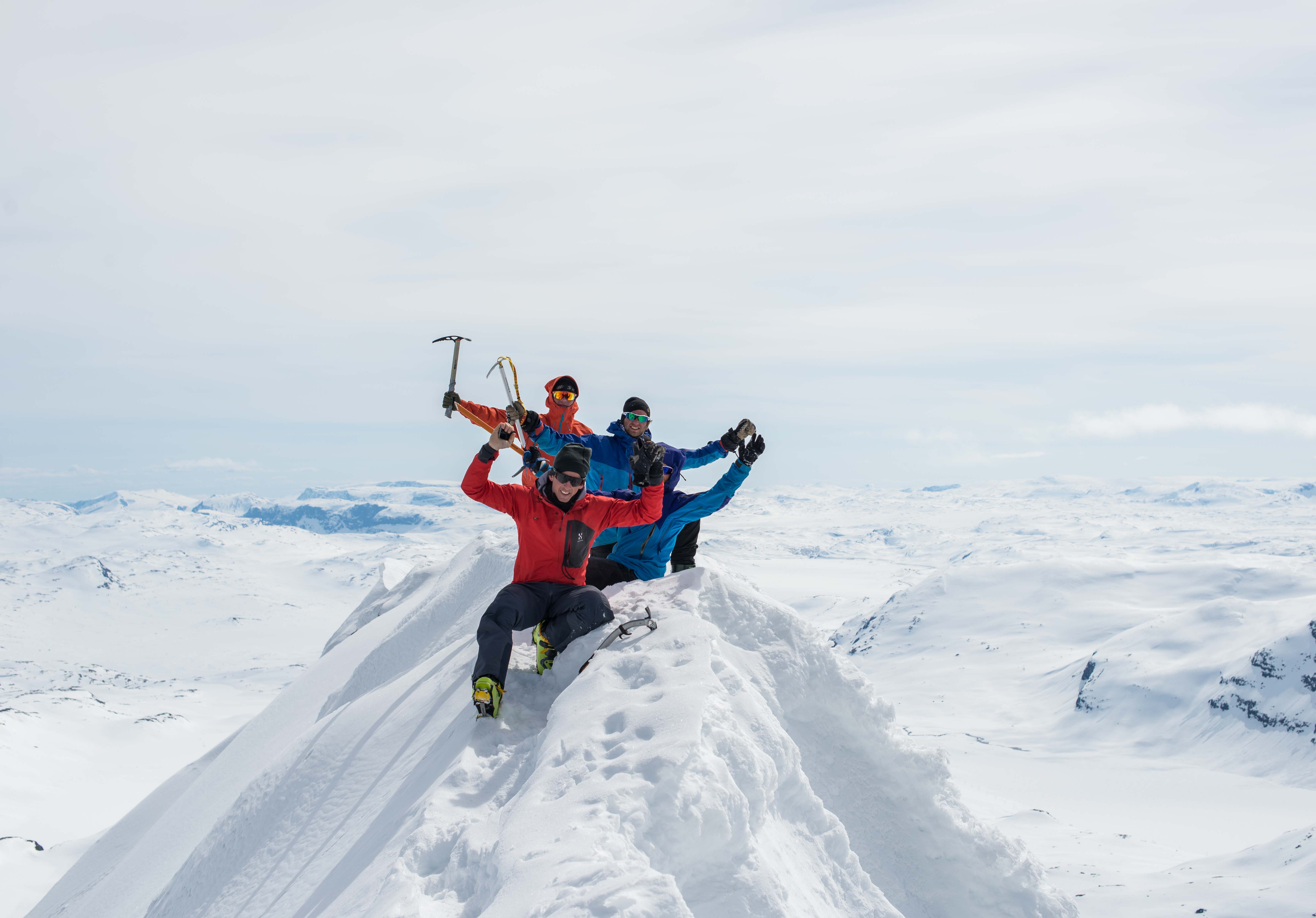 Toppeggen på Uranostinden er av det sylskarpe slaget.