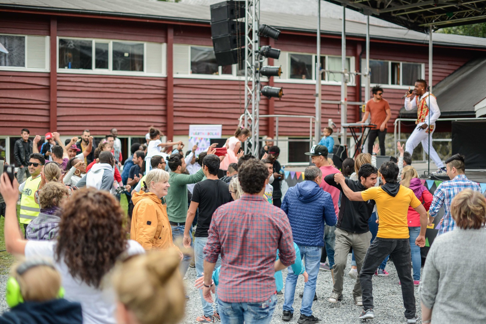 Eben Jr hadde ein klar misjon om å få festivalfolket til å danse.