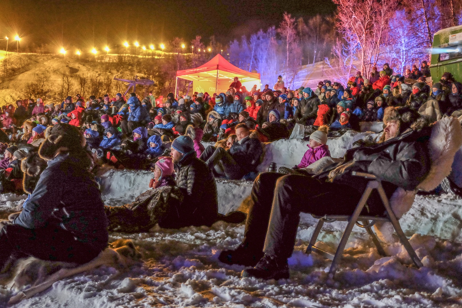 Fjorårets Snøfilm samla mykje folk til filmframsyning på Tyin-Filefjell.