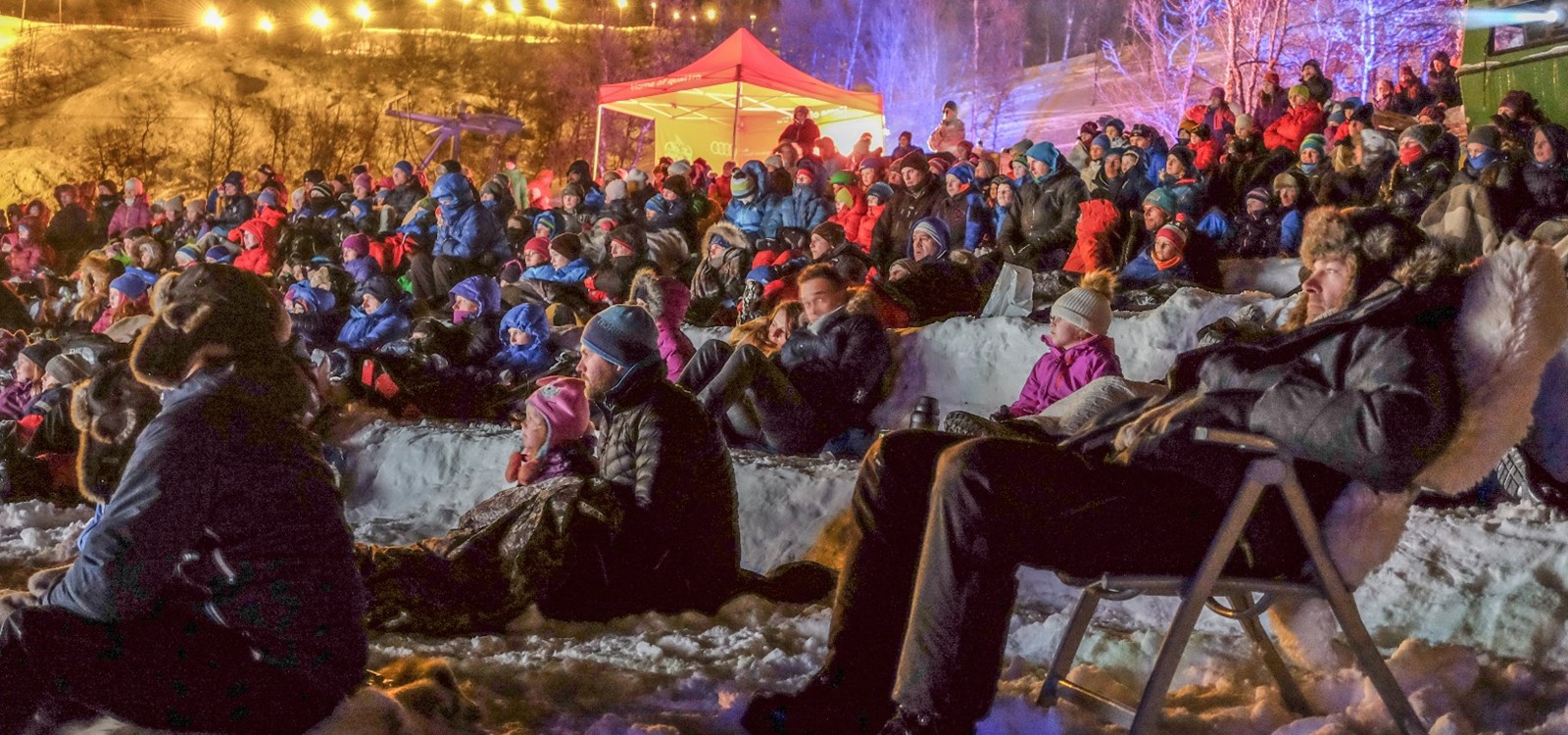 Fjorårets Snøfilm samla mykje folk til filmframsyning på Tyin-Filefjell.
