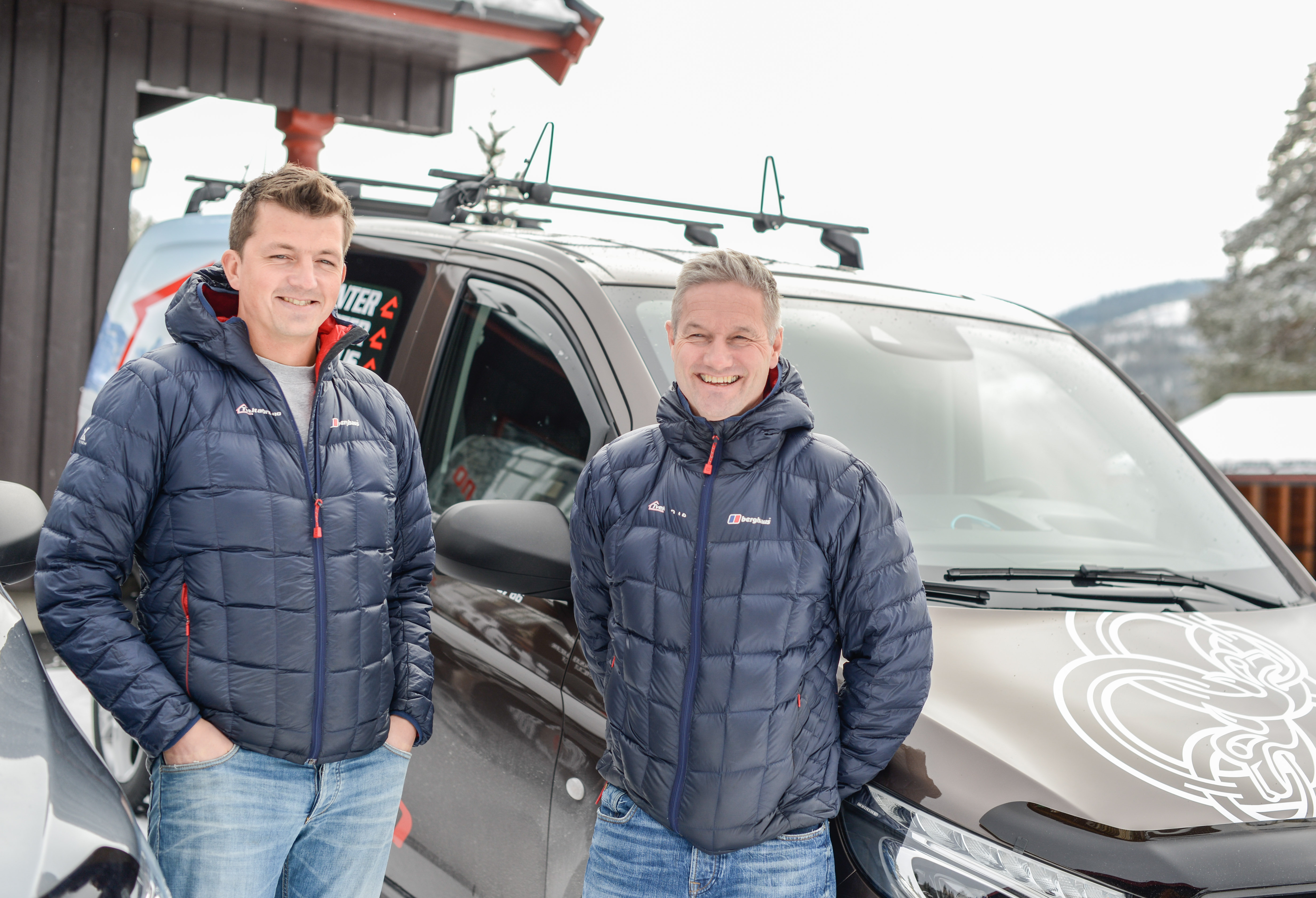 Driftsleiar Terje Kjøs og dagleg leiar Odd Magne Grythe er på offensiven saman med resten av gjengen i Tveitabry bygg as.