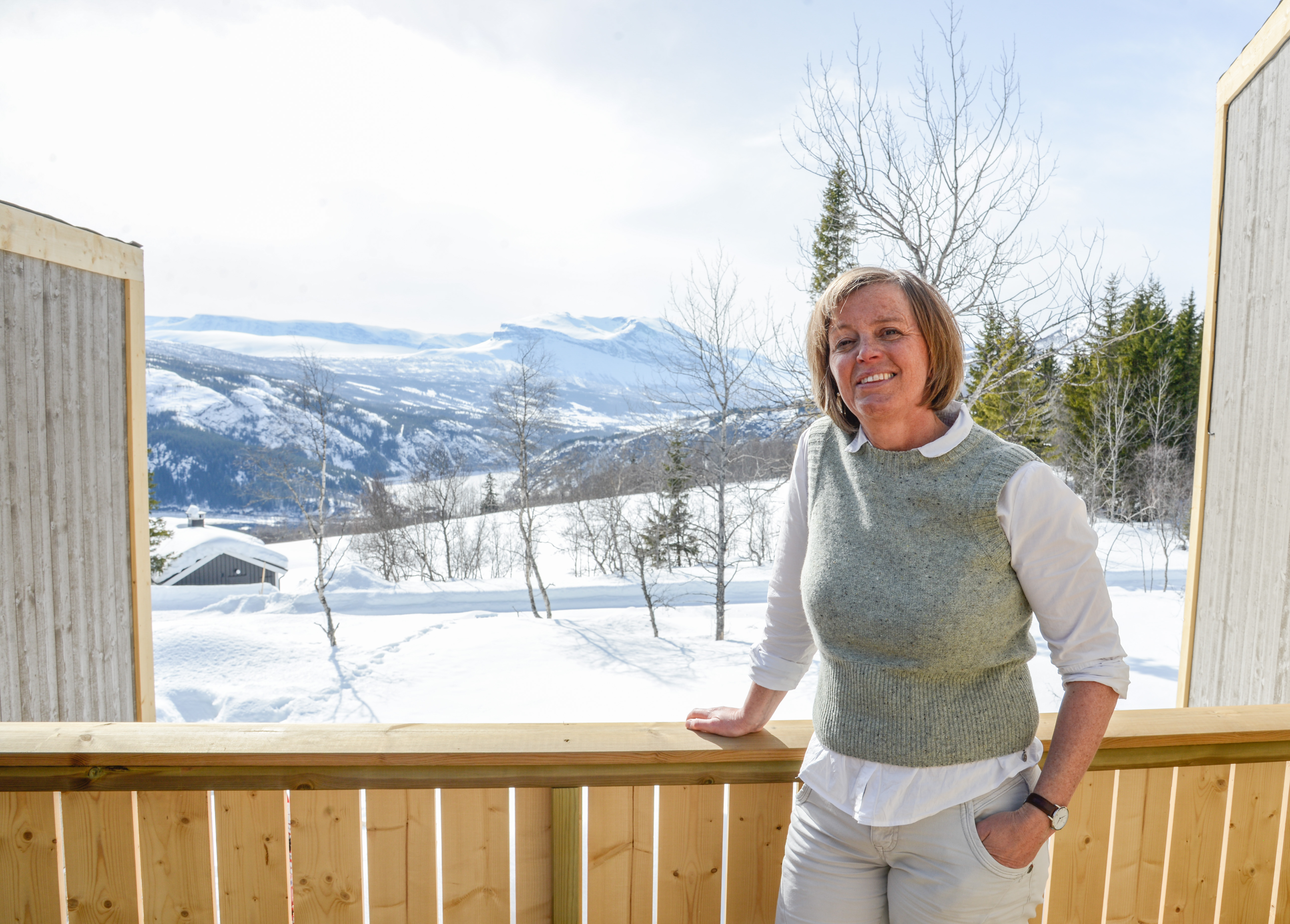Sokneprest Ingebjørg Vik Laugaland har nett flytta inn i eit lite hus med stor utsikt på Hensåsen i Vang.