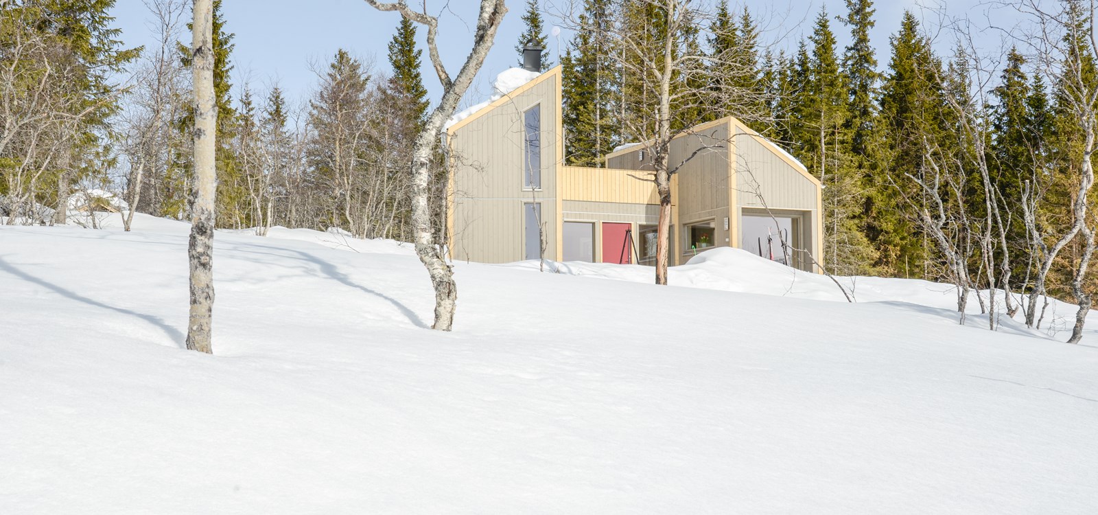 Huset til Laugaland er eit av tre som har vore under bygging i det nye feltet på Hensåsen det siste året.
