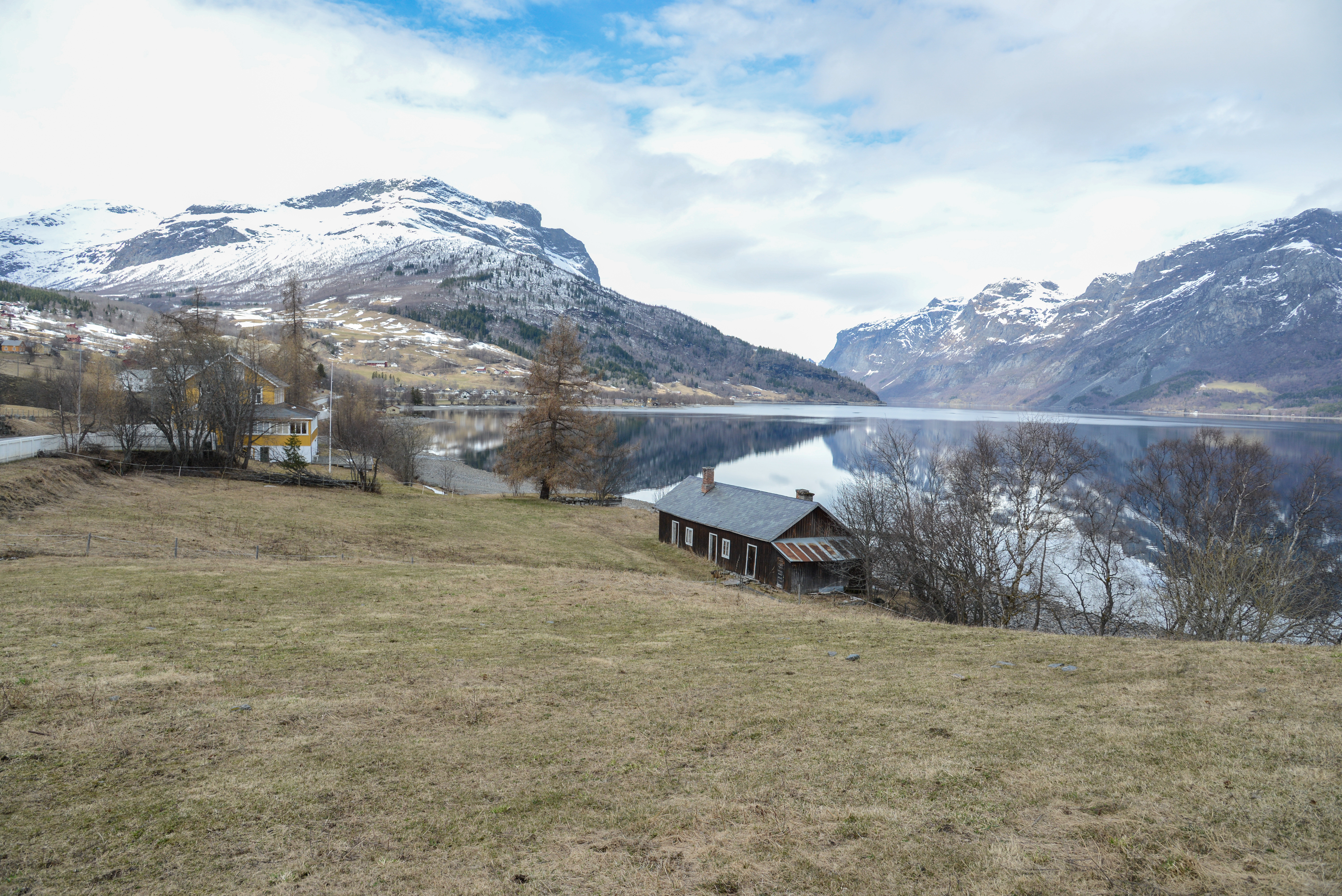 Fjell, fjord og midt i sentrum - korleis er marknaden for å bu såpass sentrumsnært i Vang?