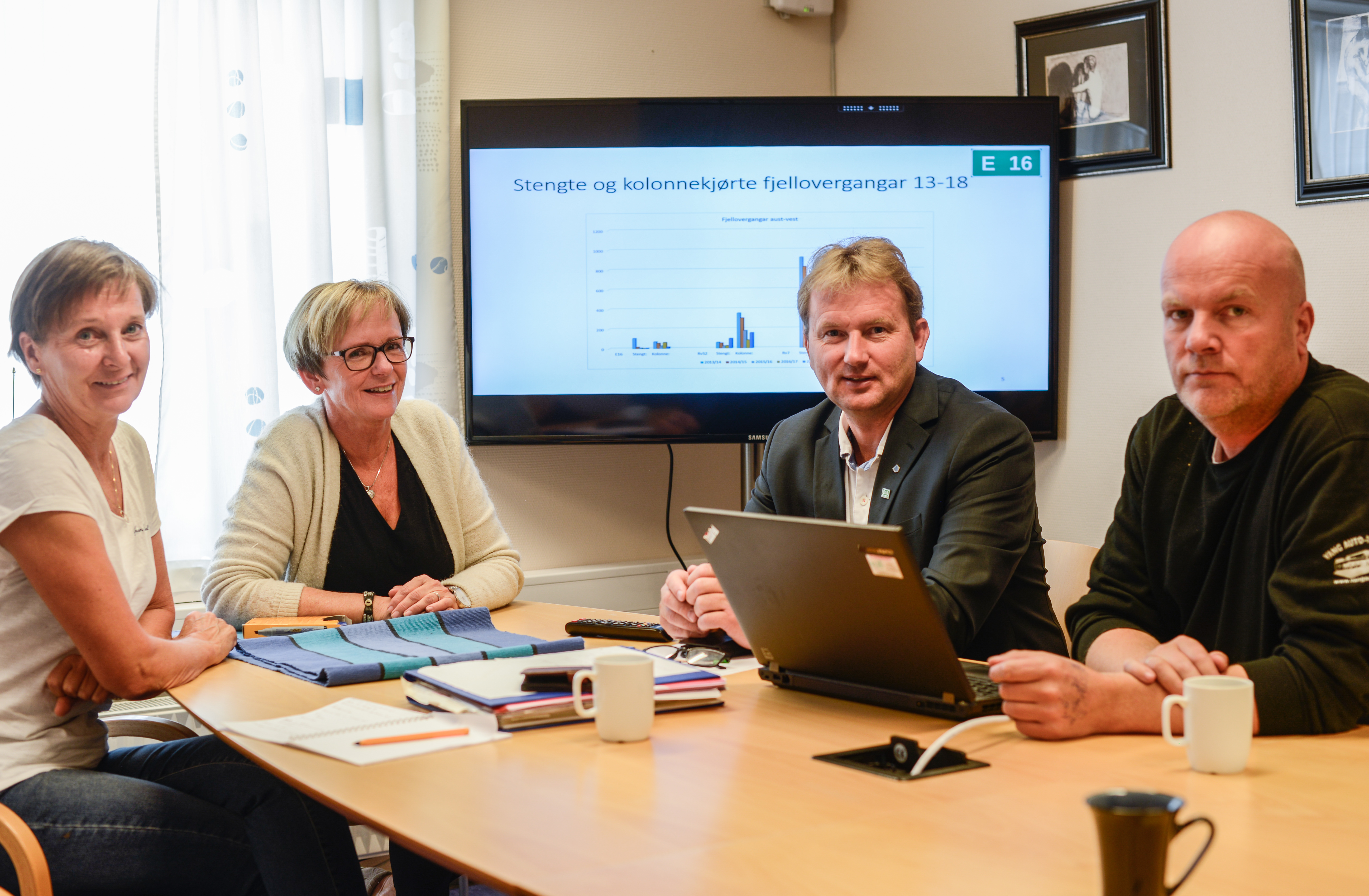 Bjørg Olimb, Tone Grønning Lajord, Vidar Eltun og Arve Wangensteen i aksjonsgruppa for tunnel i Kvamskleiva er tydelege på at tunnelen er viktig for den nasjonale beredskapen.