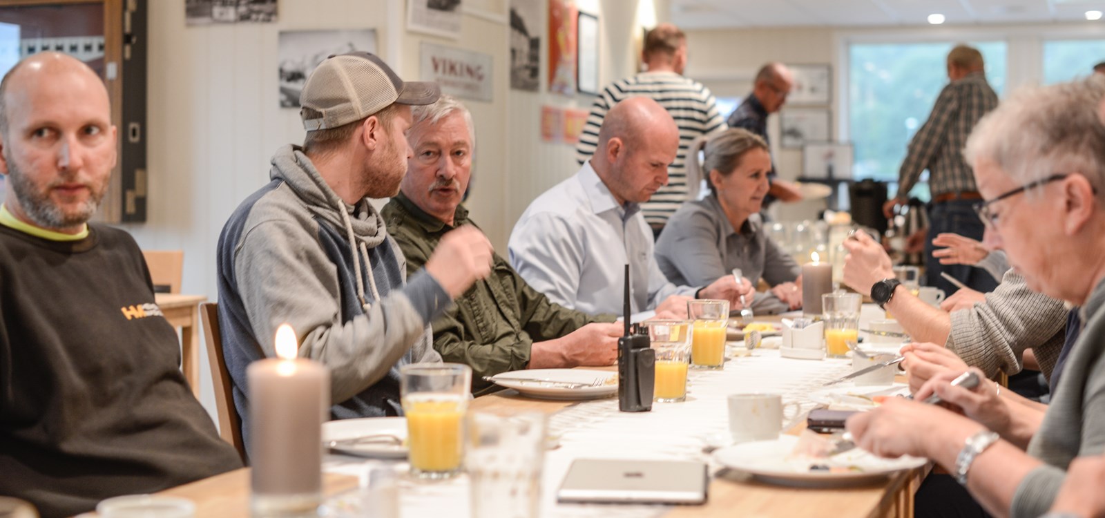 Mat, prat og diskusjon er stikkord for Næringsfrukost i Vang som vert arrangert fire gonger i året på Mjøsvang kafe.