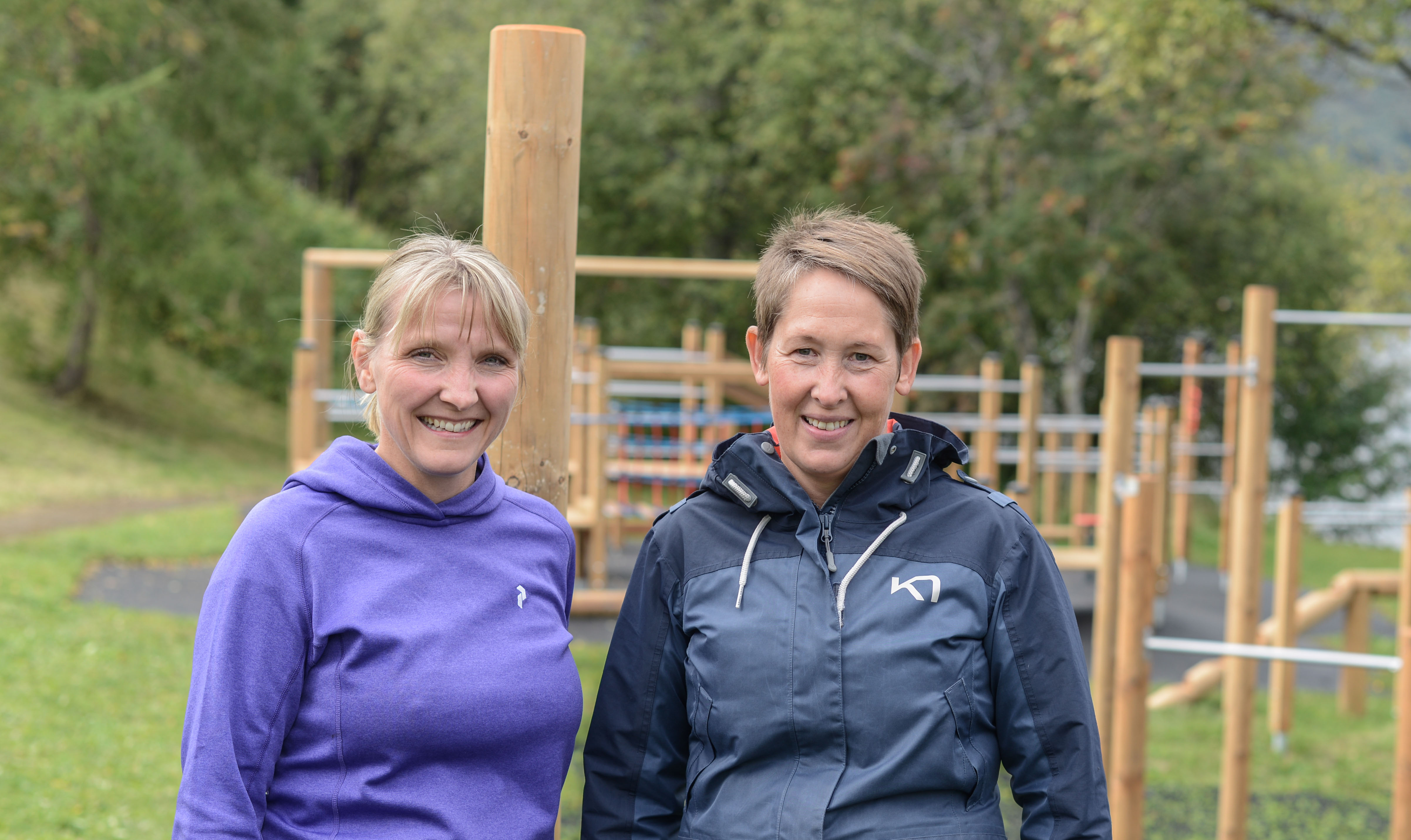 Frisklivsrettleiar i Vang kommune, Linda Holten Riste og Guro Råheim Kvam, helse- og omsorgssjef, inviterar til opning av generasjonsparken ved Vangsmjøse torsdag klokka 12.