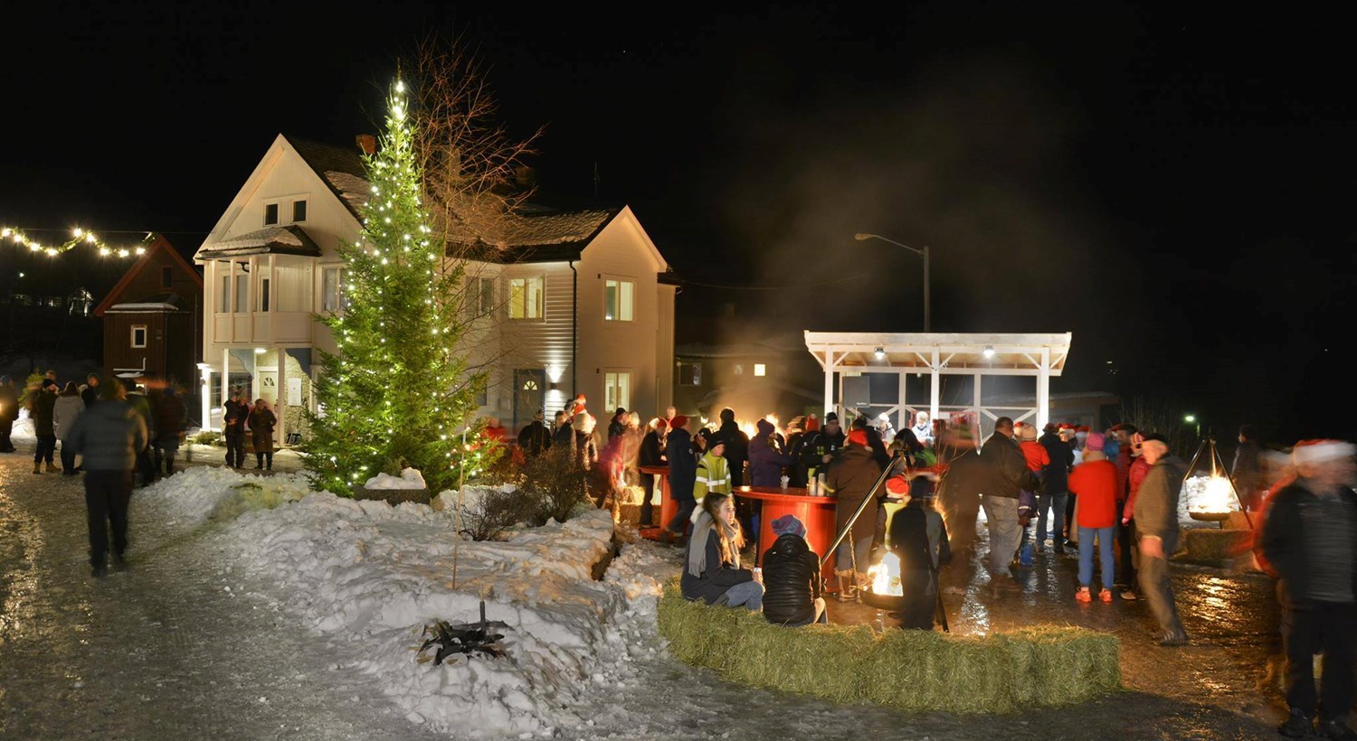 Julegatøfning byr på julestemning i store posjonar. Foto: Sven Ingar Moen