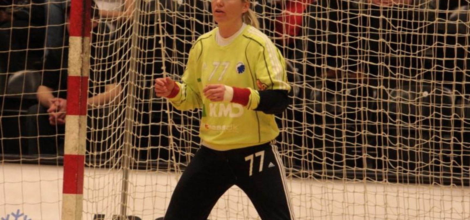Verdas beste handballkeeper gjennom alle tider, Cecile Leganger, er klar for handballskule i Vang. Foto: By ZBOBZ - originally posted to Flickr as FCM-FCK 22/04/09, CC BY 2.0