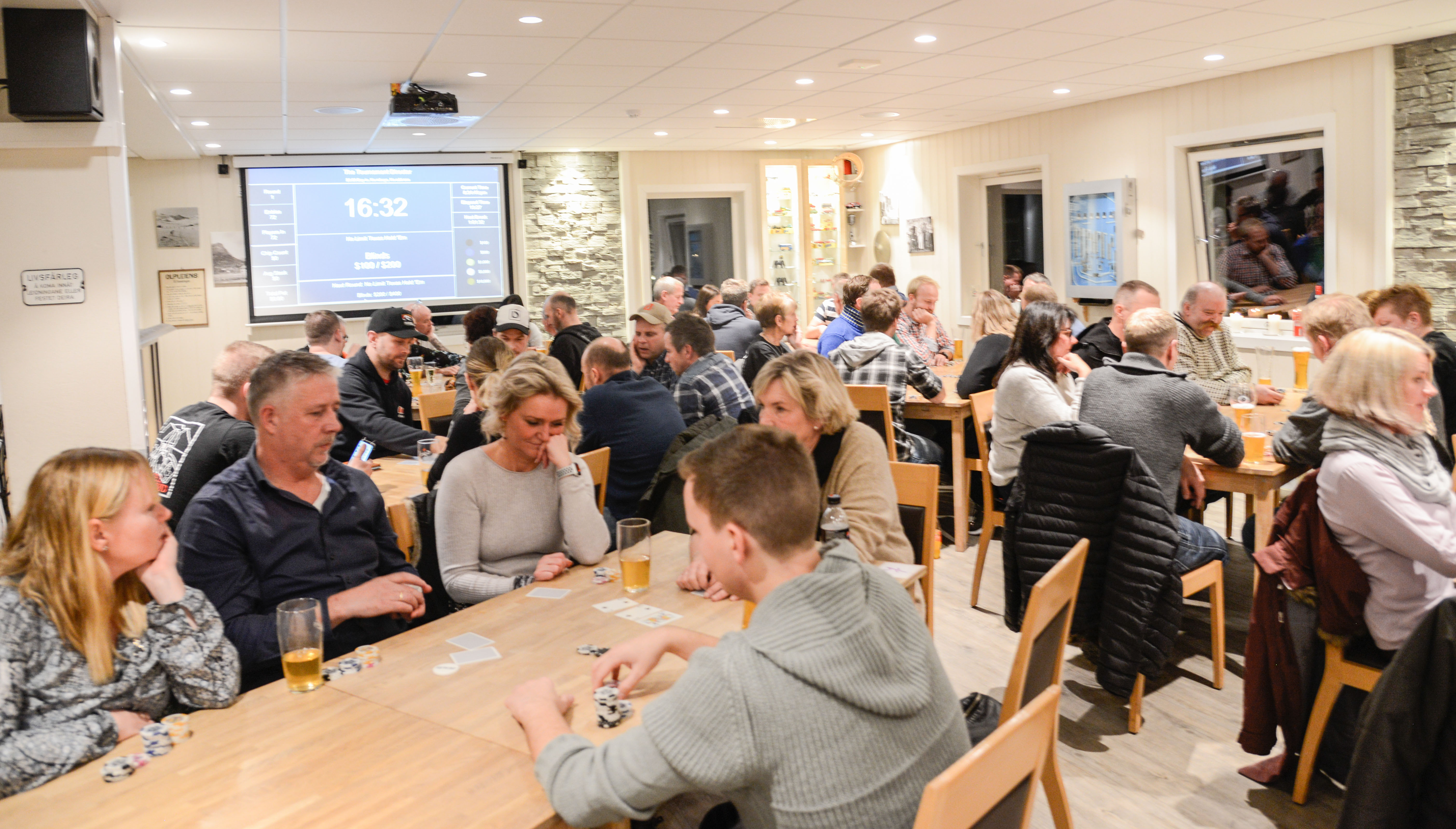 Koseleg fredagspoker med VM i poker (2 of 14).jpg