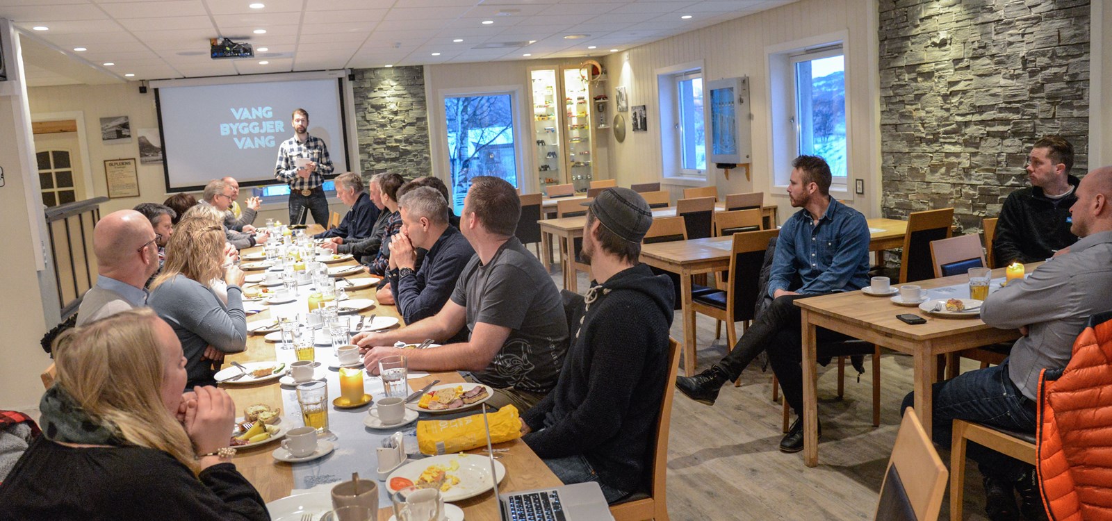Nesten tretti var på plass for årets fyrste næringsfrukost i Vang.
