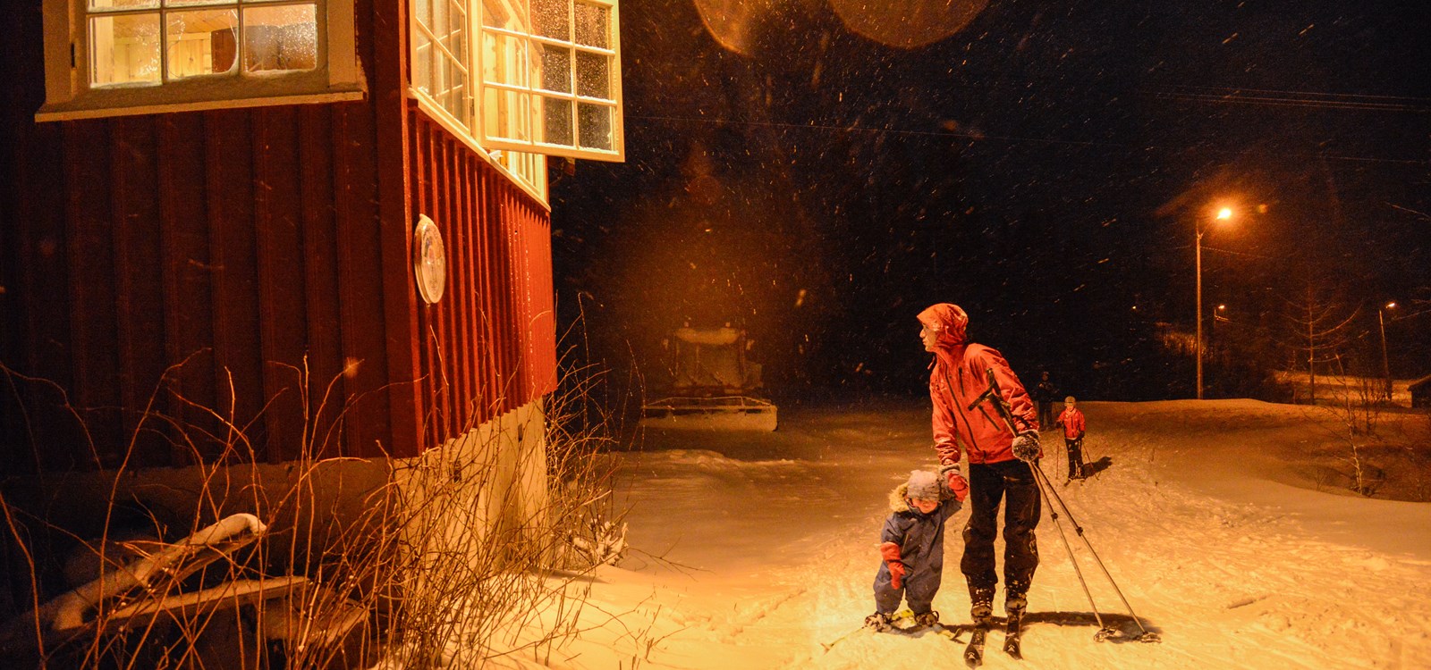 Enormt oppmøte for rundetelling og saft under lysløyperenna på Åsvang i vinter.