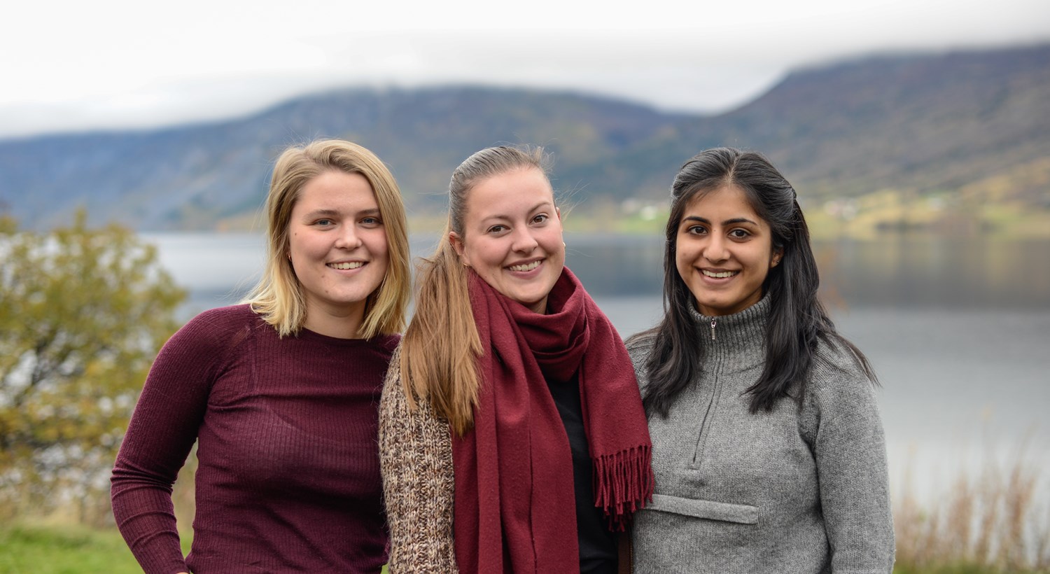 Miriam Pettersen, Celina Michaelsen Schmidt og Simran Kaur har gjort eit skisseprosjekt på «flerbrukshjem i fjellområder»