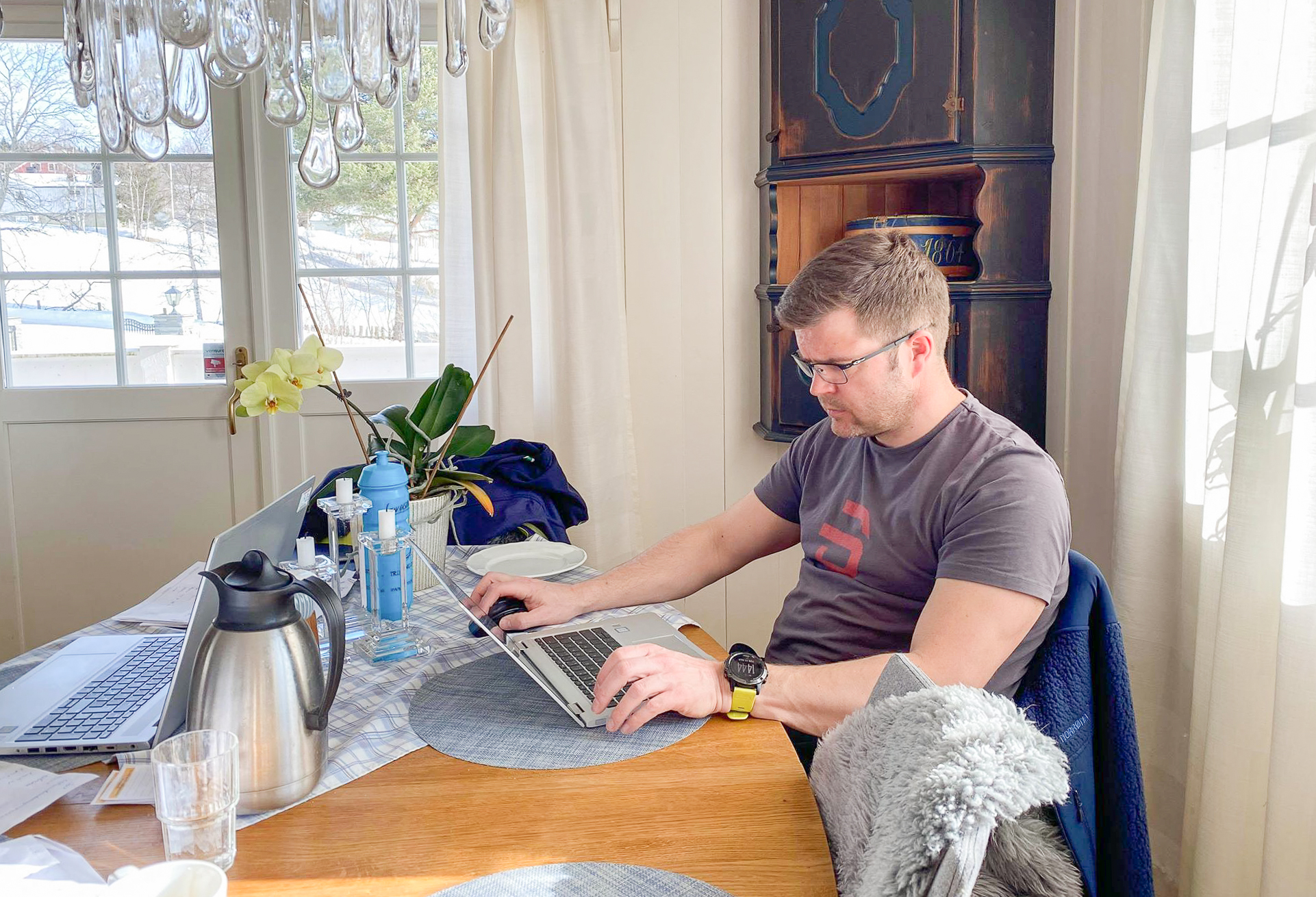 Det er heimekontor og kommunikasjon via nett som gjeld for dagen for både rektor Tor Nordaas, lærarstab og elevar ved Vang barne- og ungdomsskule.