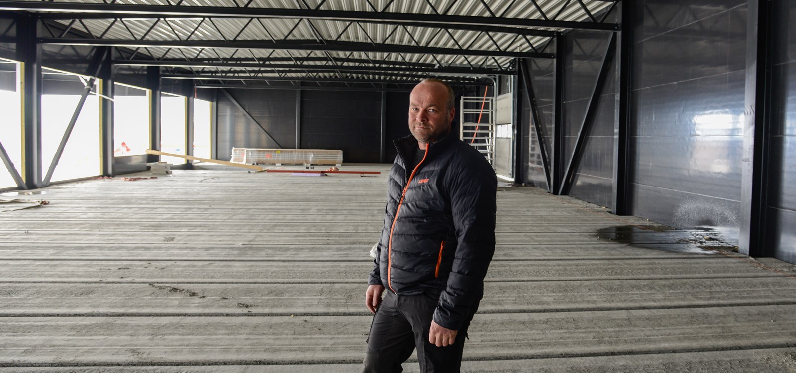 Rune Wangensteen er både salssjef og medeigar i Vang Auto-Service AS, han gler seg til å ferdgistille nybygget og vekse vidare dei neste åra.