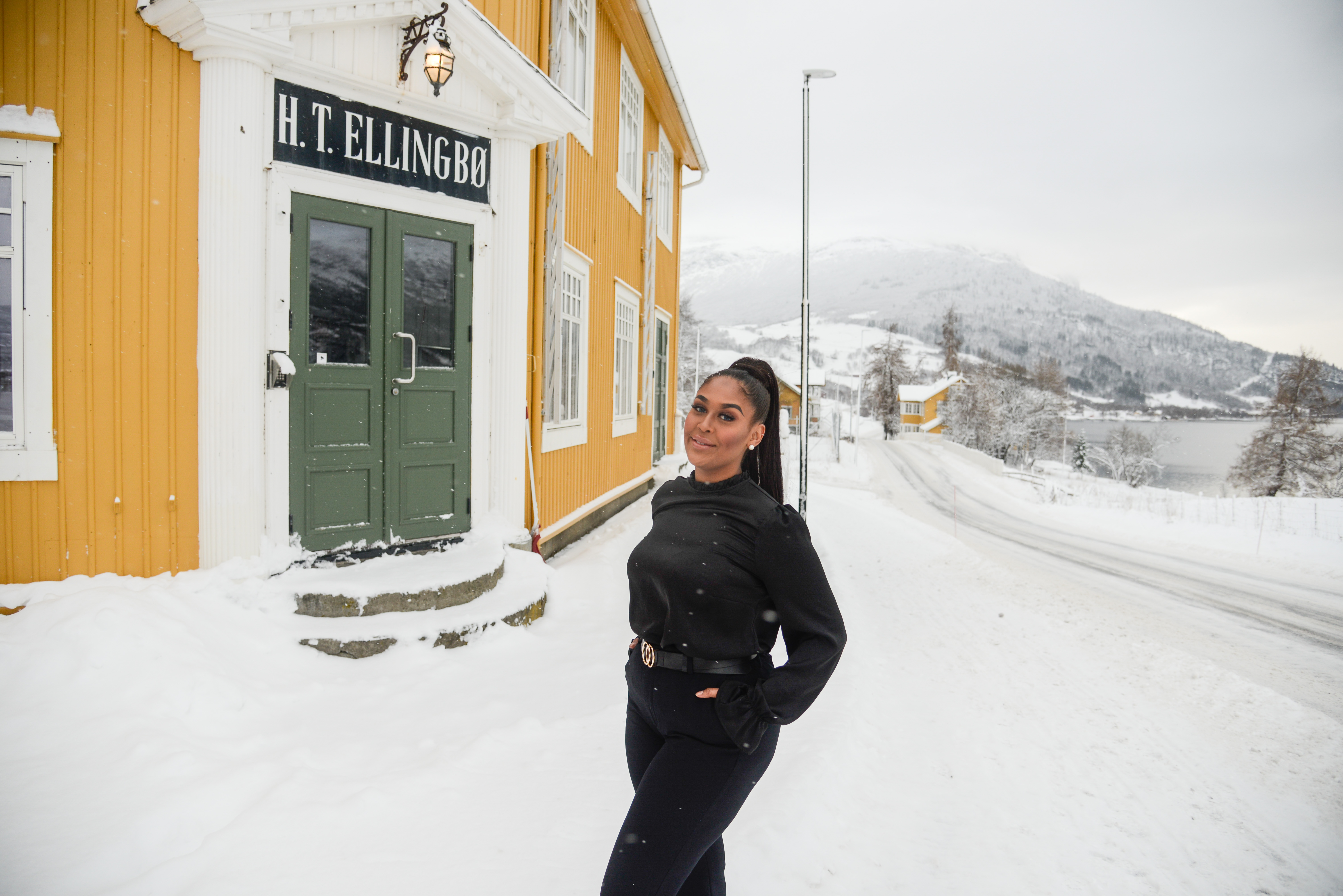 Lillian Sparstad har fått leigeavtale i H.T. Ellingbøbygget i Vang sentrum og opnar «Lillys hud- og kroppsterapi» denne veka.