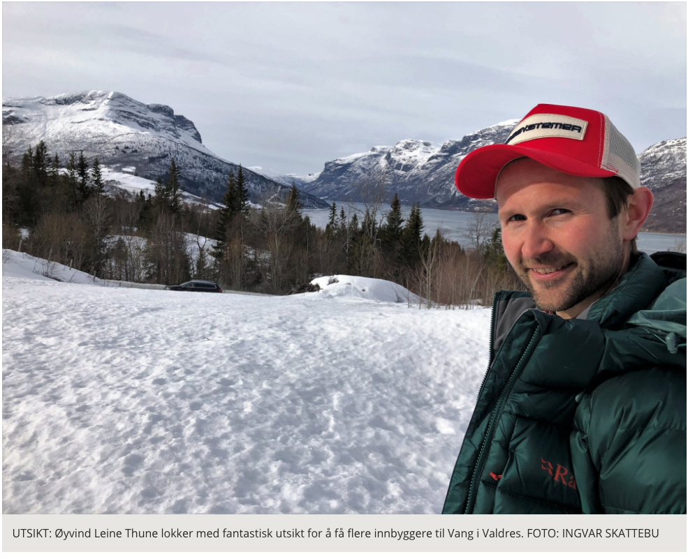Rå tomter og stort engasjement for Vang skaffa Øyvind Leine Thune og tomtefeltet Krøsvølhaugadn plass i Oppland Arbeiderblad førre veke. Faksimile Oppland Arbeiderblad.