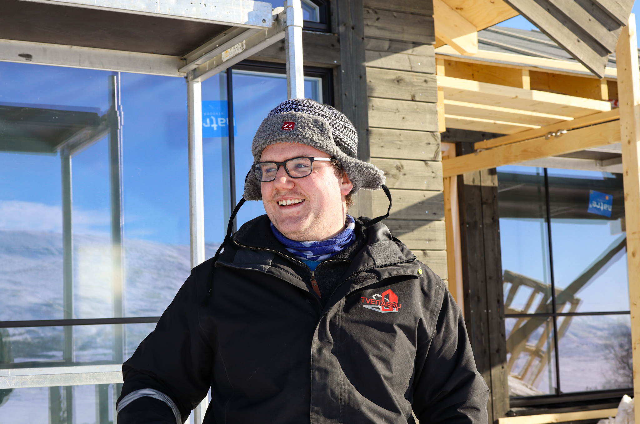 DACDE9E2 2781 4842 B8A6 CB686B95045F