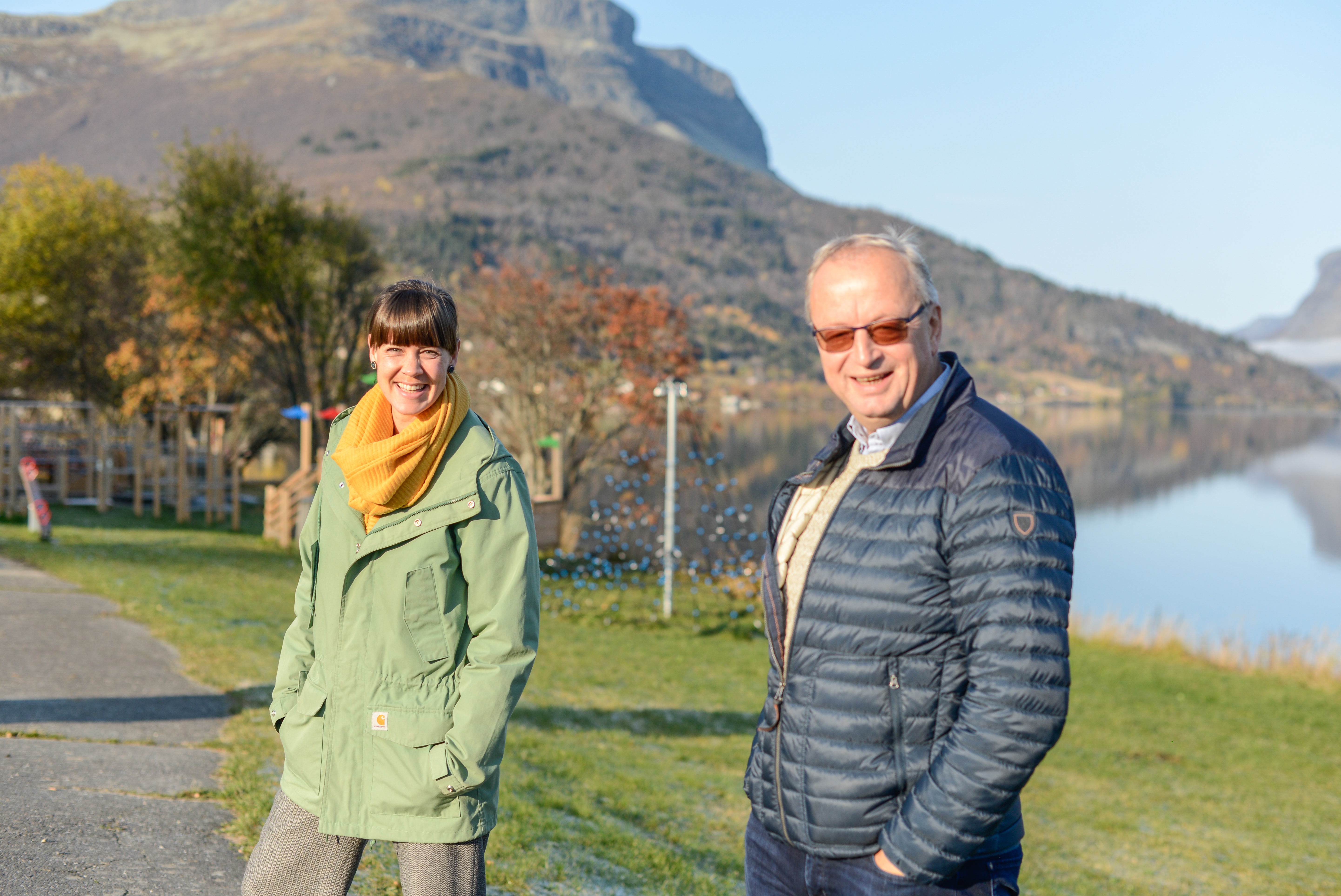 Marte frå Frivilligsentralen (under 40) og Dag Inge frå Innovangsjon (over 40) bidreg båe under kafedialogen og håpar flest mogleg tek turen for å seie si meining om Vang.