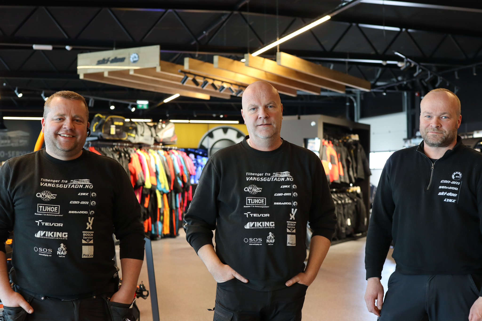 Brødrene Wangensteen i Vang Auto-Service AS. Frå venstre: Ståle Wangensteen, Arve Wangensteen og Rune Wangensteen. 