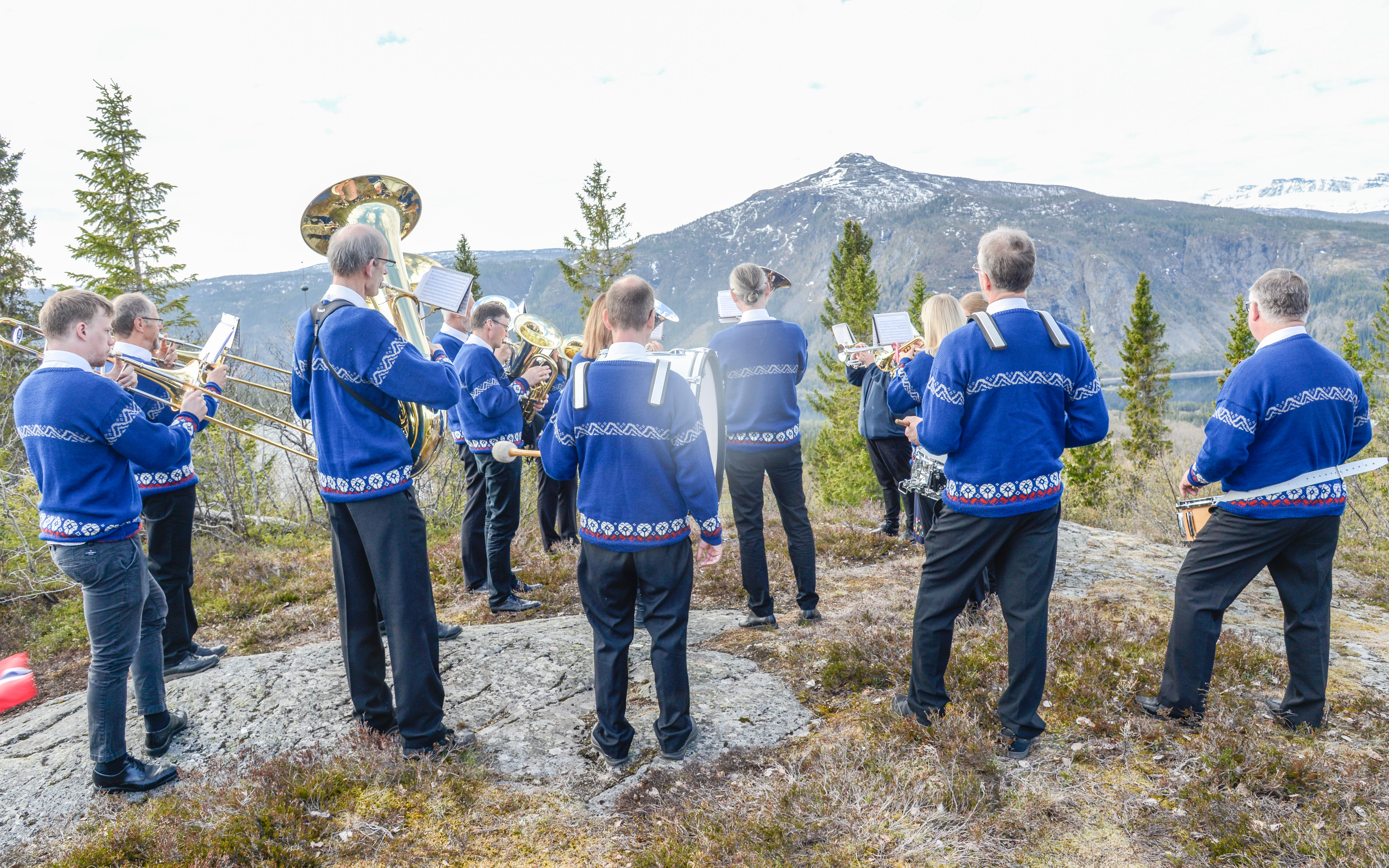 Fjellblom musikklag opnar nasjonaldagen ved Henåsen kyrkje klokka 0900. Eit av få arrangement som er som normalt på 17. mai.